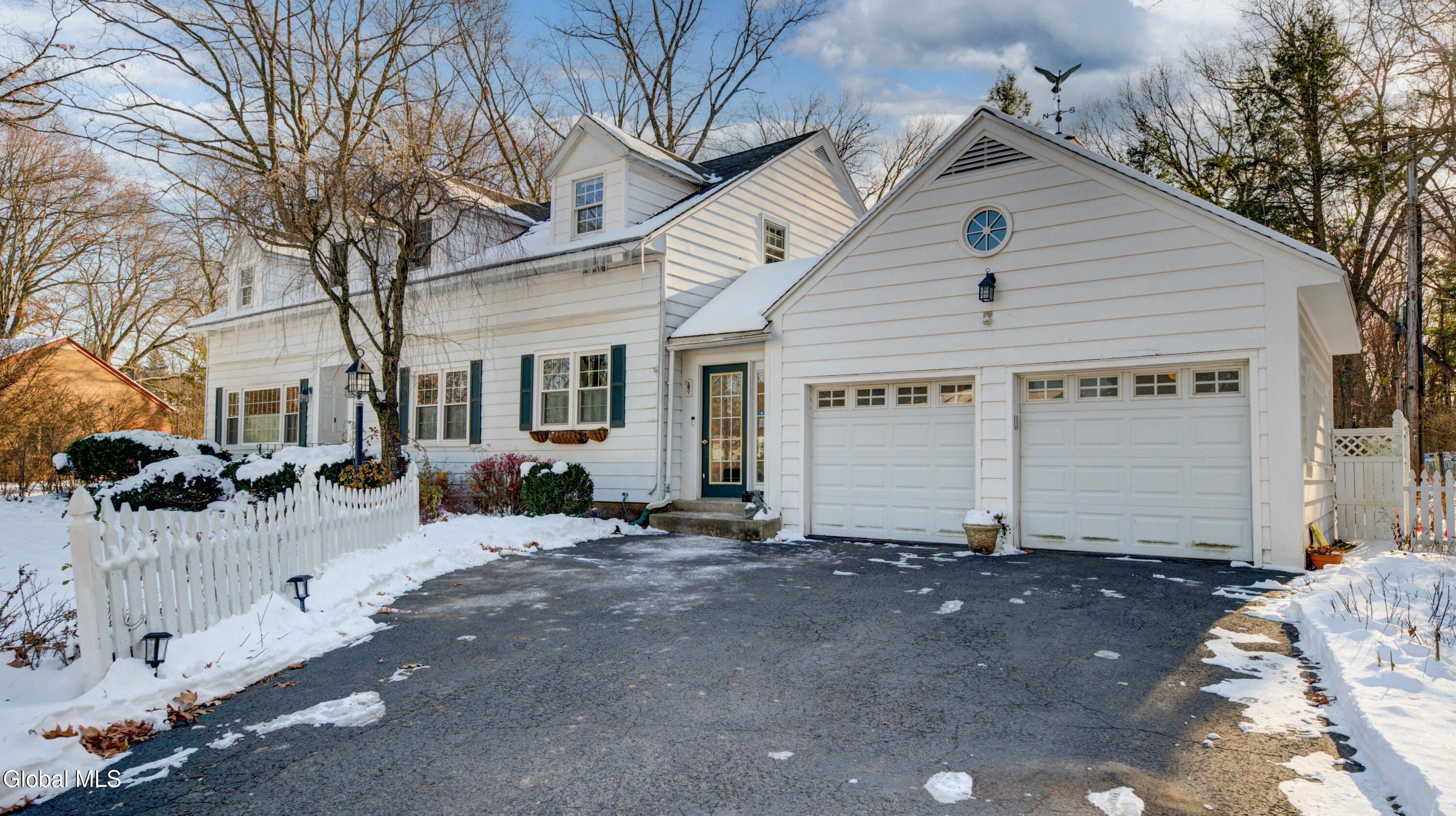 834 Jamaica Road Schenectady, NY 12309 - Photo 3 of 67 834 Jamaica Rd-65