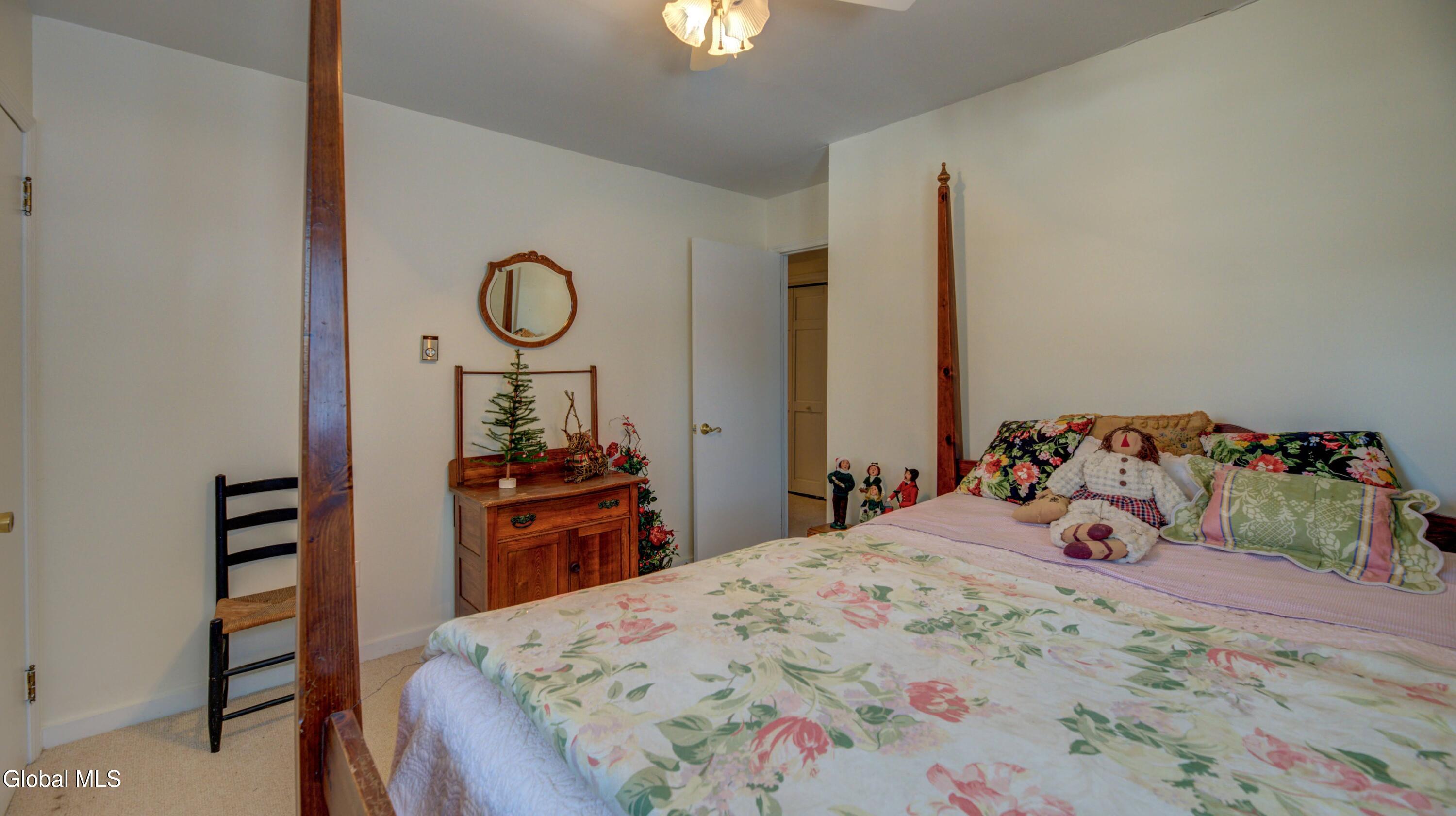 834 Jamaica Road Schenectady, NY 12309 - Photo 52 of 67 834 Jamaica Rd-44