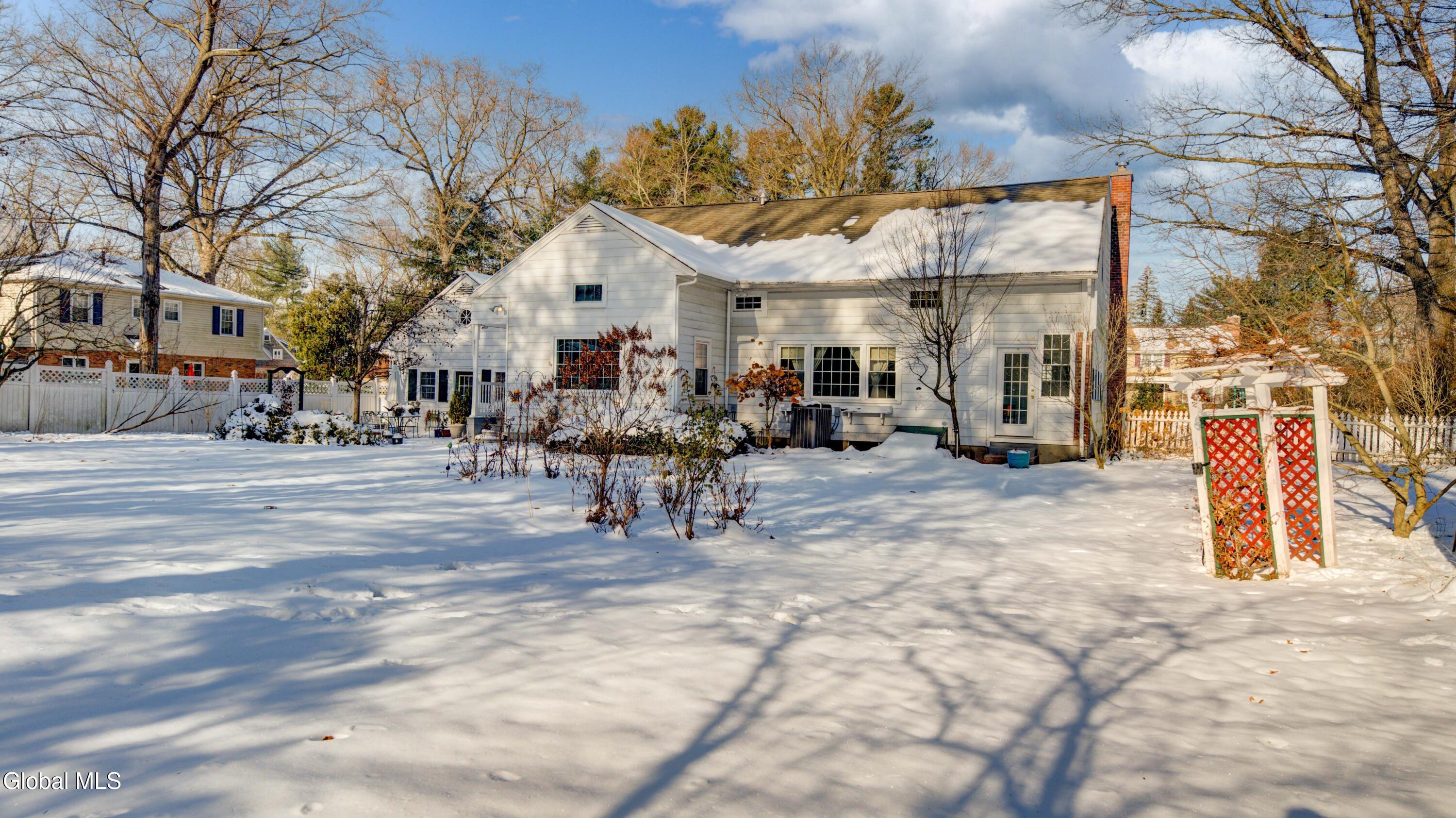 834 Jamaica Road Schenectady, NY 12309 - Photo 10 of 67 834 Jamaica Rd-58