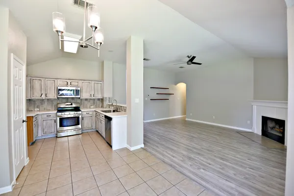 $1,895 | 1009 Downridge Drive, Leander, TX 78641