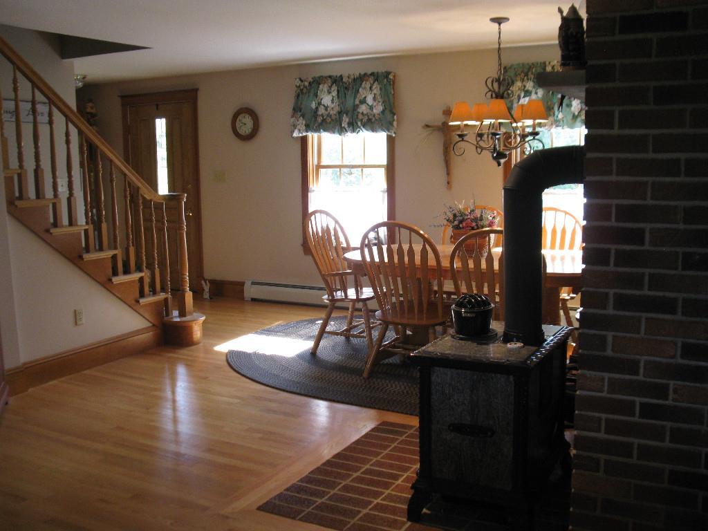 19 Windy Ridge Lane Sanford, ME 04083 - Photo 6 of 16 Looking toward front entry w/ open...