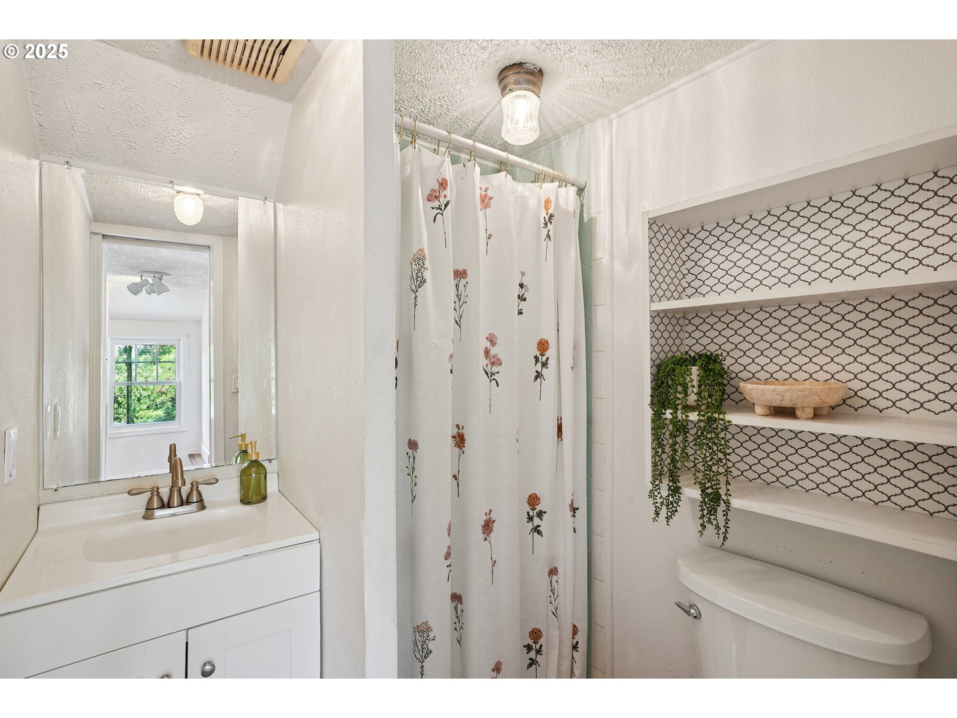 1306 Northwest Benton Street Camas, WA 98607 - Photo 14 of 24 Gallery Image 14