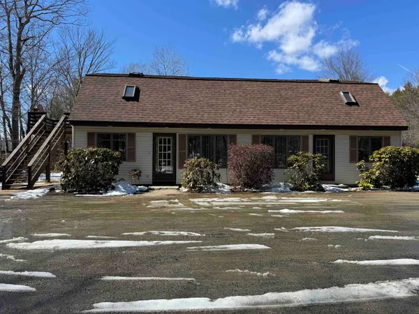 $1,875 | 1187 New Hampshire Rte 175, Unit 2, Holderness, NH 03245