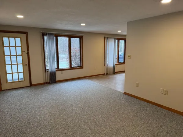 $1,875 | 1187 New Hampshire Rte 175, Unit 2, Holderness, NH 03245