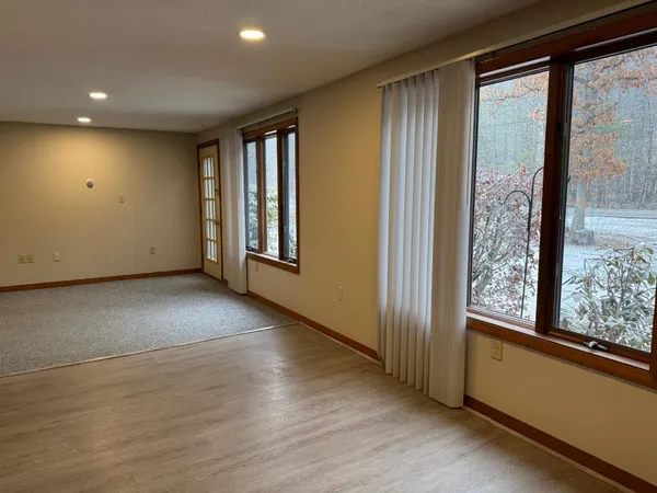 $1,875 | 1187 New Hampshire Rte 175, Unit 2, Holderness, NH 03245