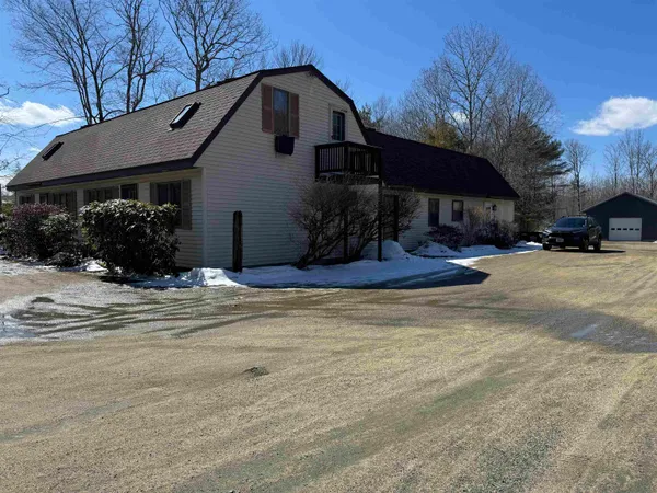 $1,875 | 1187 New Hampshire Rte 175, Unit 2, Holderness, NH 03245