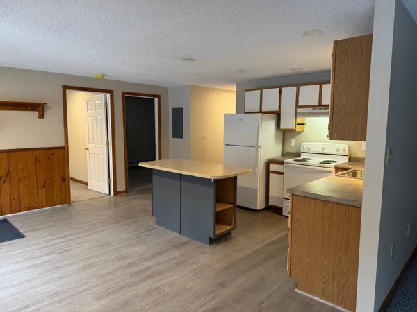 $1,875 | 1187 New Hampshire Rte 175, Unit 2, Holderness, NH 03245