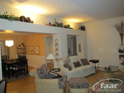 737 East River Road Flushing, MI 48433 - Photo 8 of 22 20267906-7.JPG