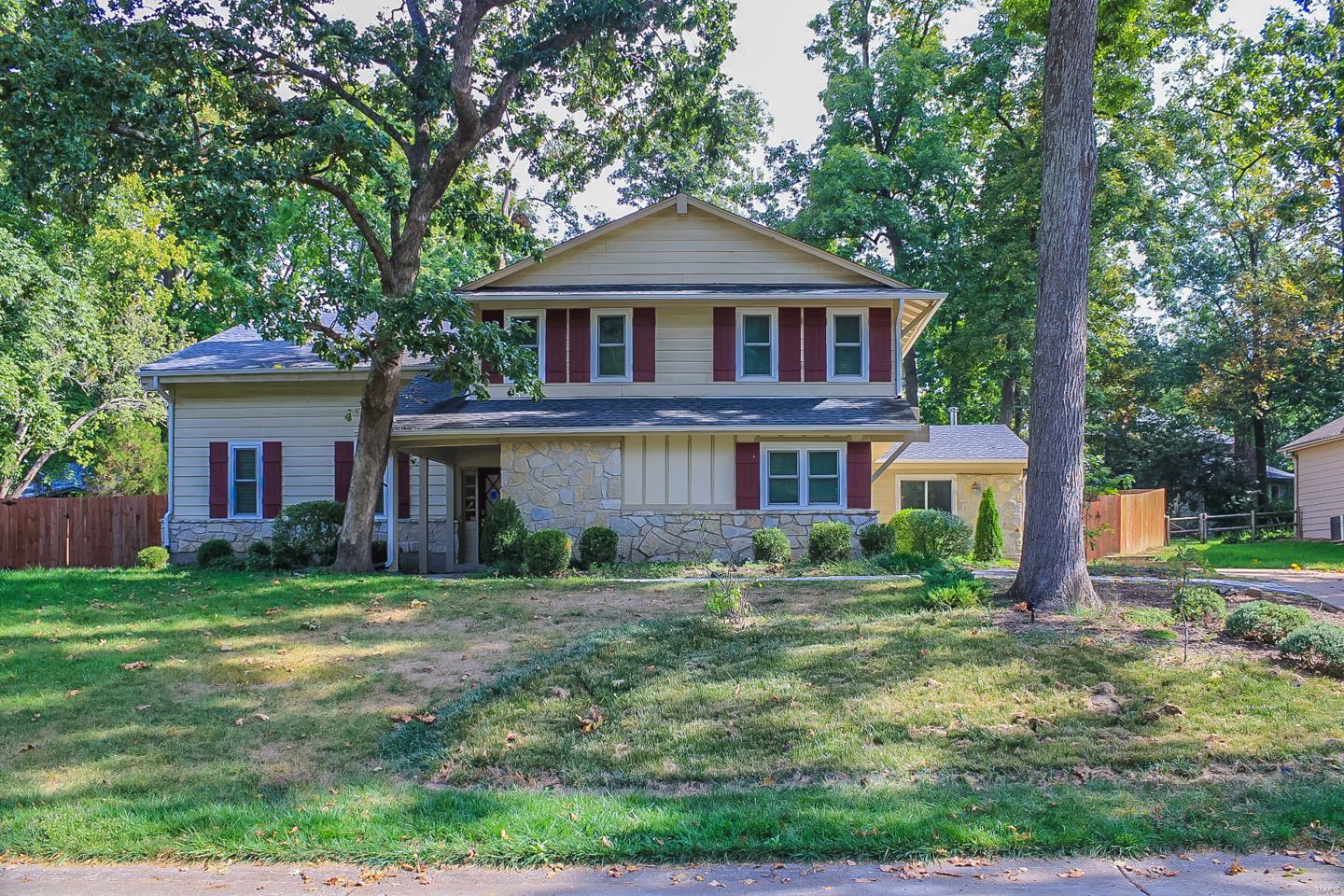 1924 Rustic Oak Road Chesterfield, MO 63017 - Photo 1 of 23 Gallery Image 1