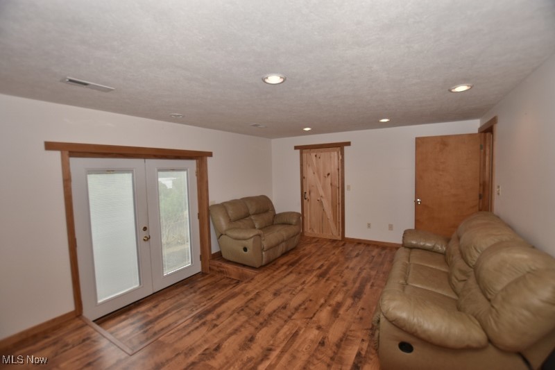 1121 Fiesta Road Southwest Dellroy, OH 44620 - Photo 22 of 38