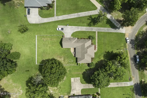 $399,000 | 1040 Emileigh Drive, Summit, MS 39666