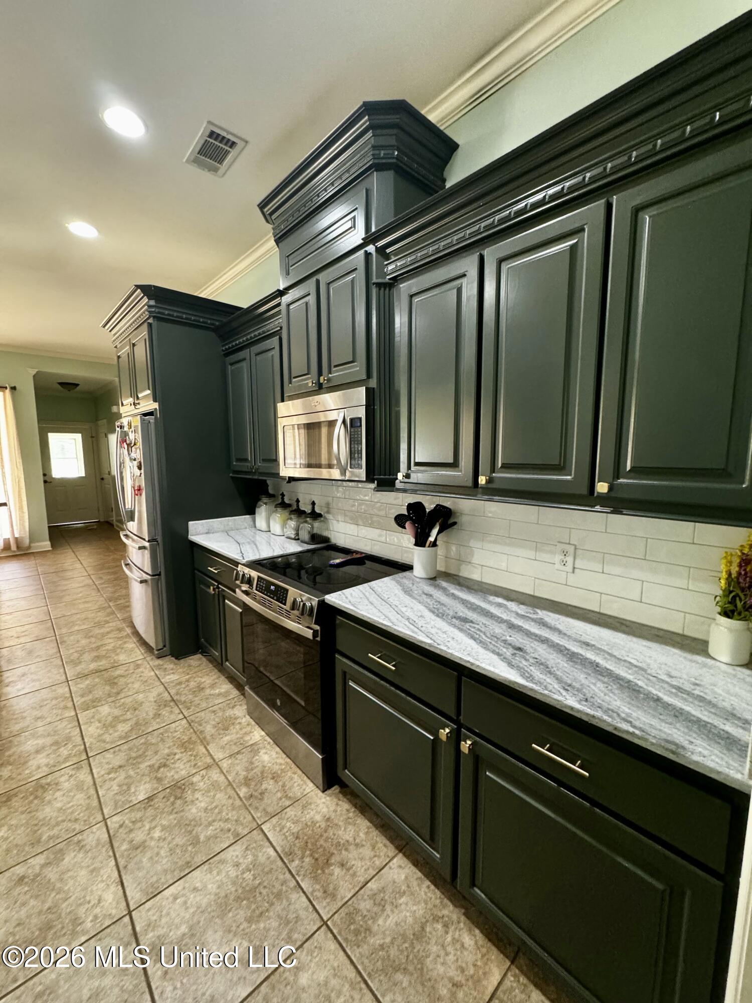 1040 Emileigh Drive Summit, MS 39666 - Photo 9 of 26 IMG_2964