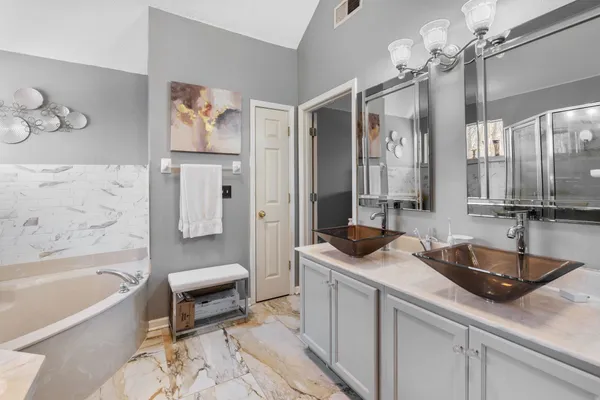 $2,300 | 7911 Pinefrost Lane, Memphis, TN 38125