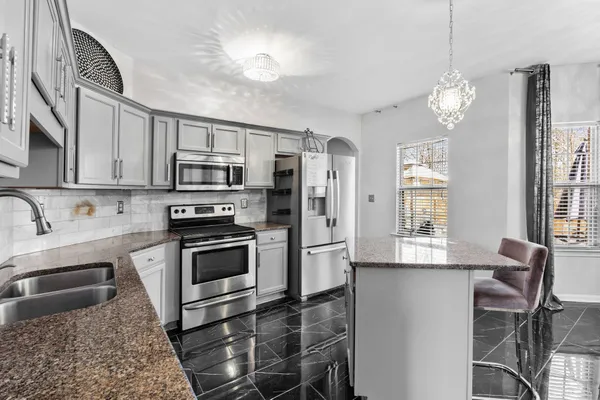 $2,300 | 7911 Pinefrost Lane, Memphis, TN 38125