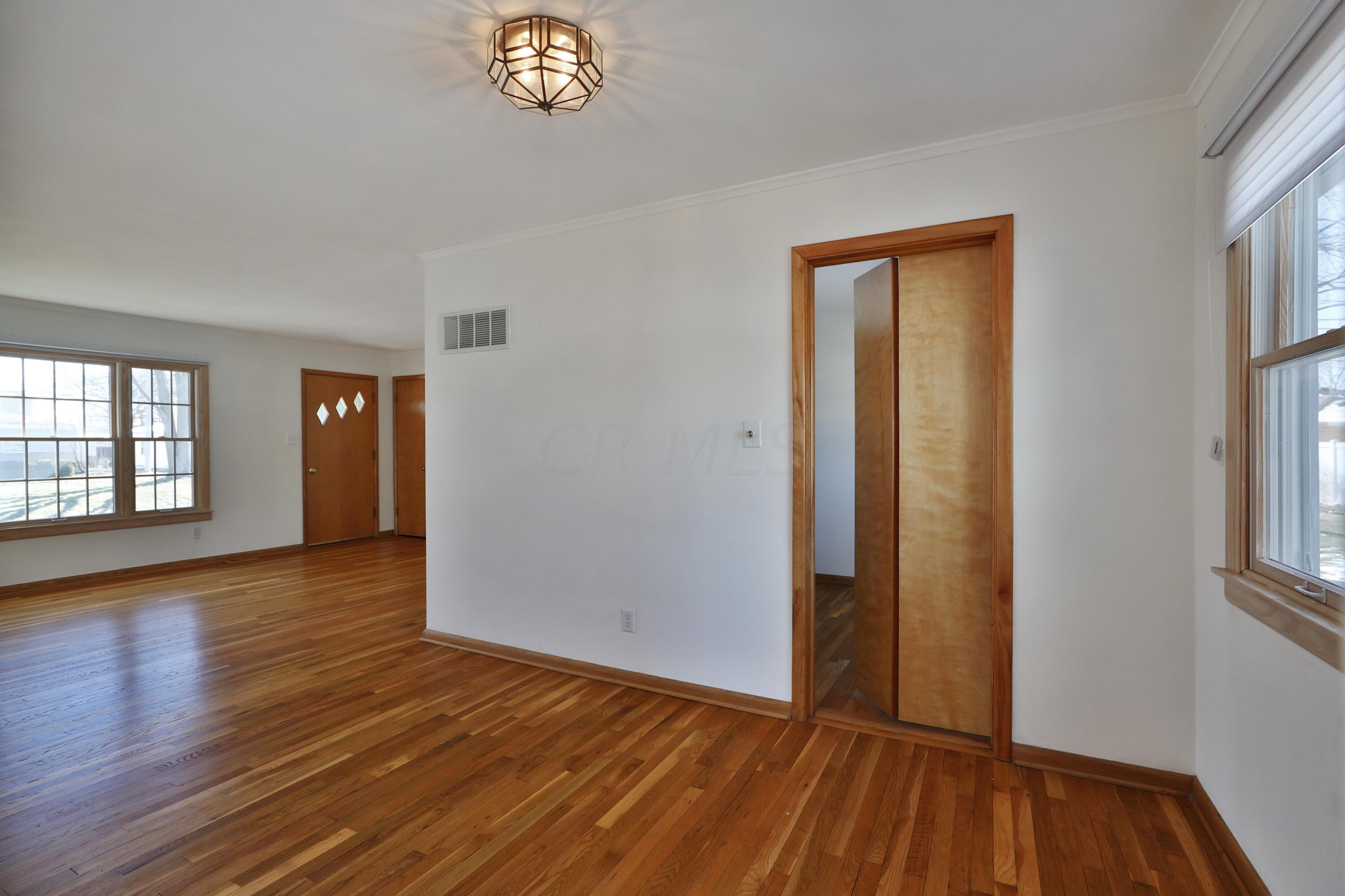 3231 Somerford Road Columbus, OH 43221 - Photo 12 of 35 leading to the 3rd bedroom