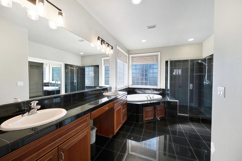 1580 Vista Ridge Way Roseville, CA 95661 - Photo 40 of 96