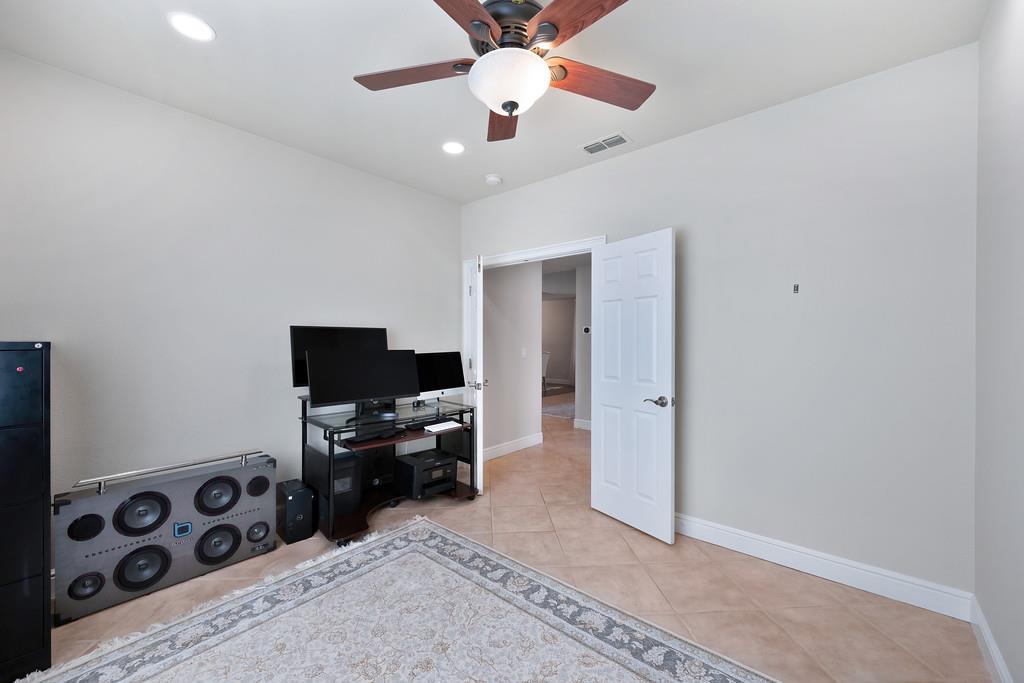 1580 Vista Ridge Way Roseville, CA 95661 - Photo 70 of 96