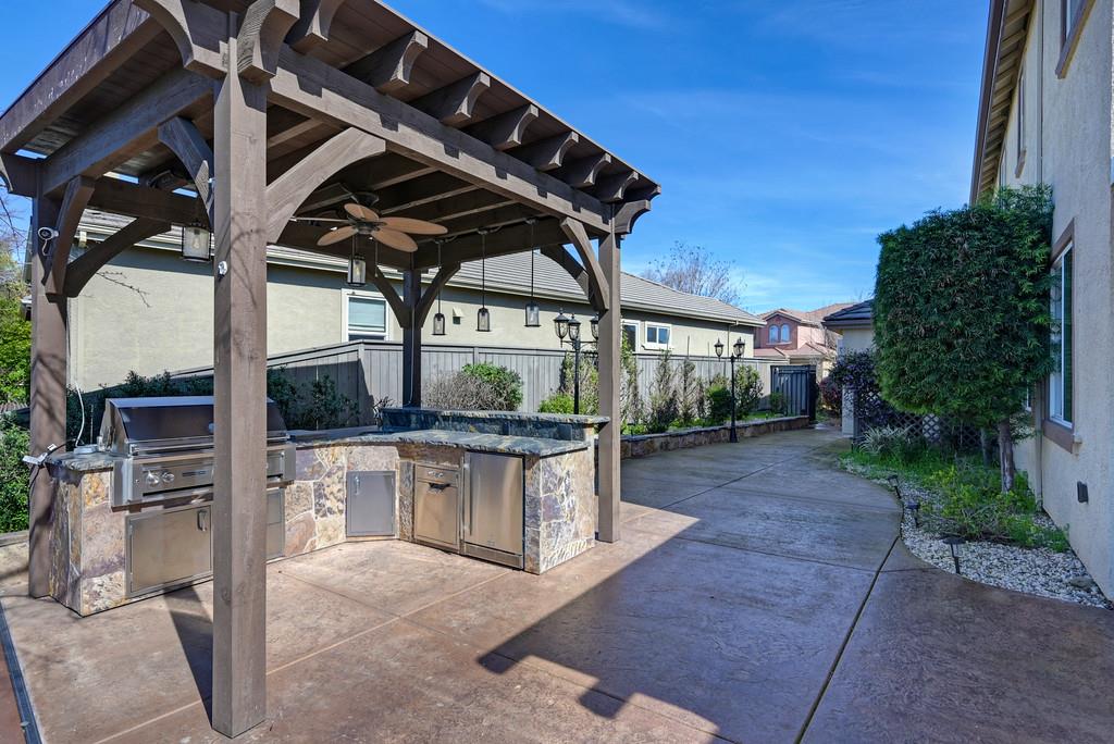 1580 Vista Ridge Way Roseville, CA 95661 - Photo 76 of 96