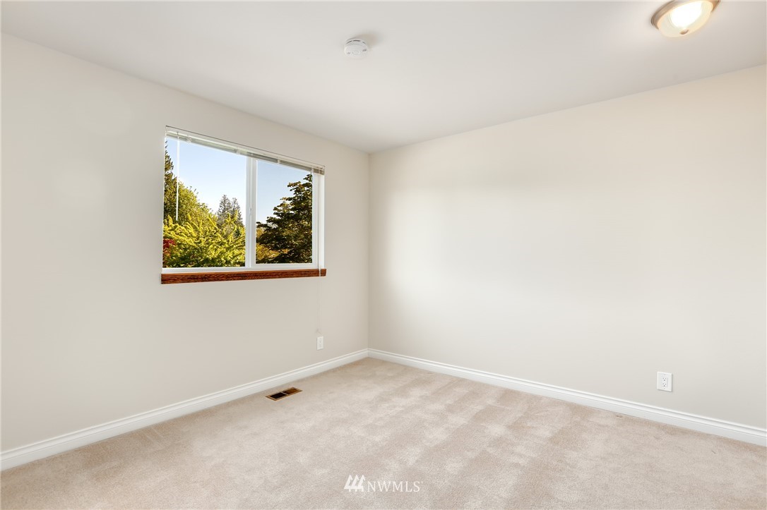 1614 243rd Place Southeast Bothell, WA 98021 - Photo 14 of 25