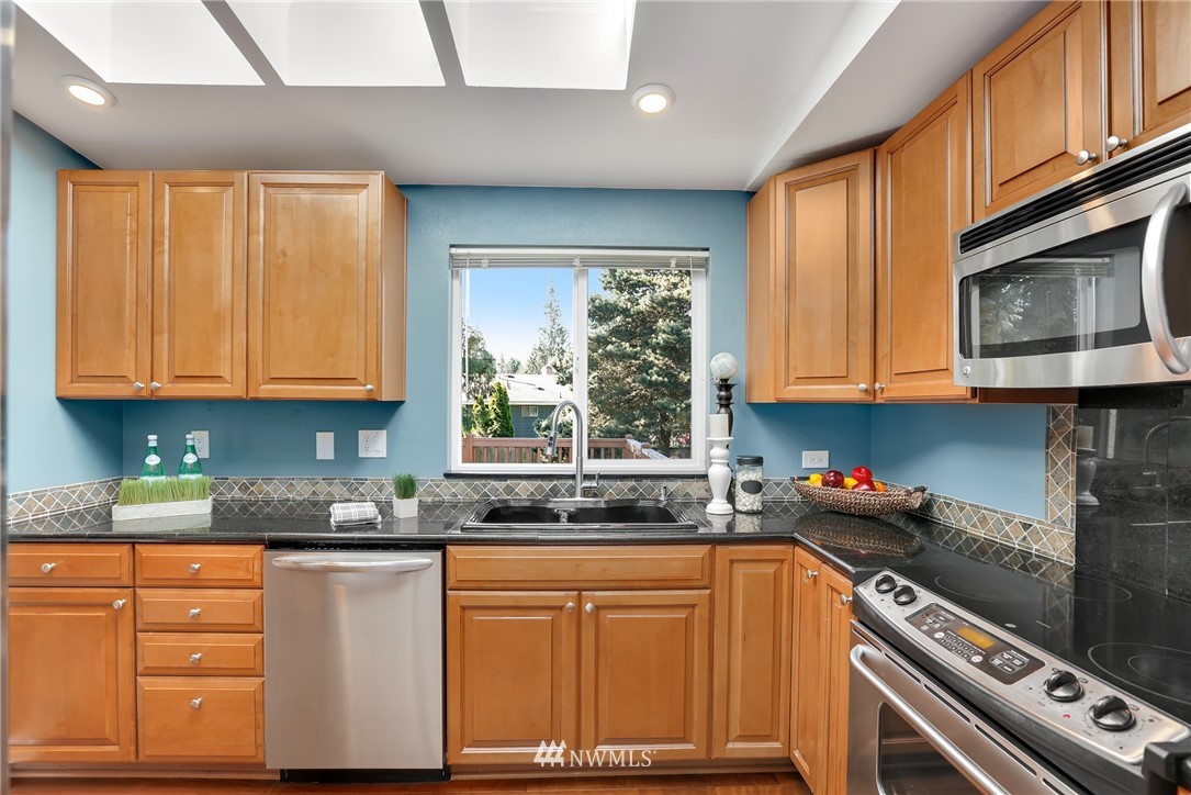 1614 243rd Place Southeast Bothell, WA 98021 - Photo 7 of 25