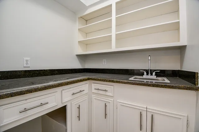 $370,000 | 606 North Eldridge Parkway, Unit 3, Houston, TX 77079