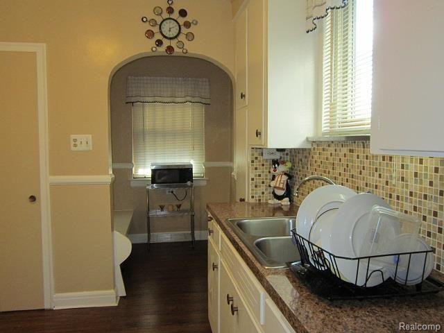 5801 Devonshire Road Detroit, MI 48224 - Photo 6 of 21 D KITCHEN.jpg