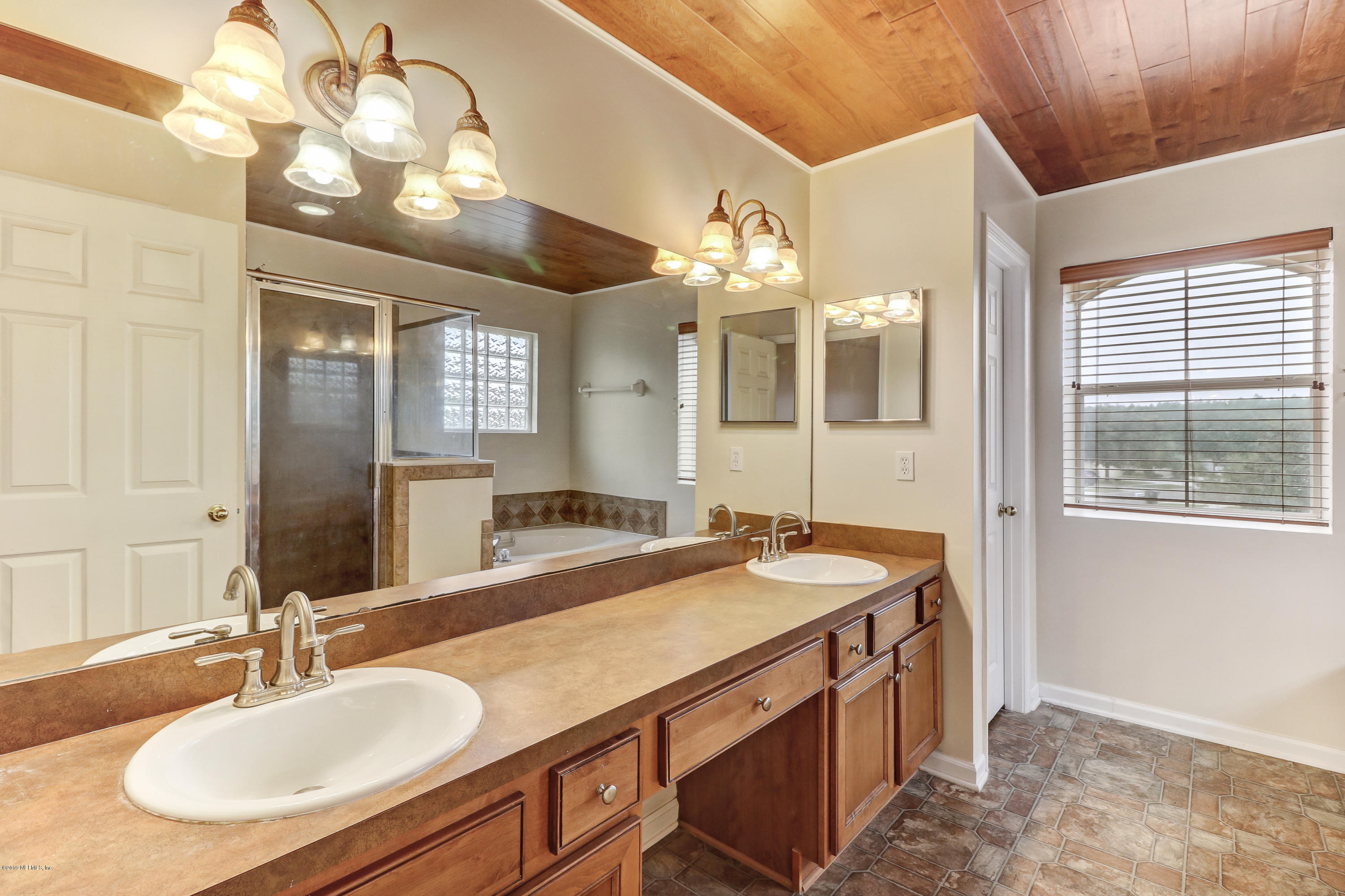 96302 Coral Reef Road Yulee, FL 32097 - Photo 16 of 24 Master Bath