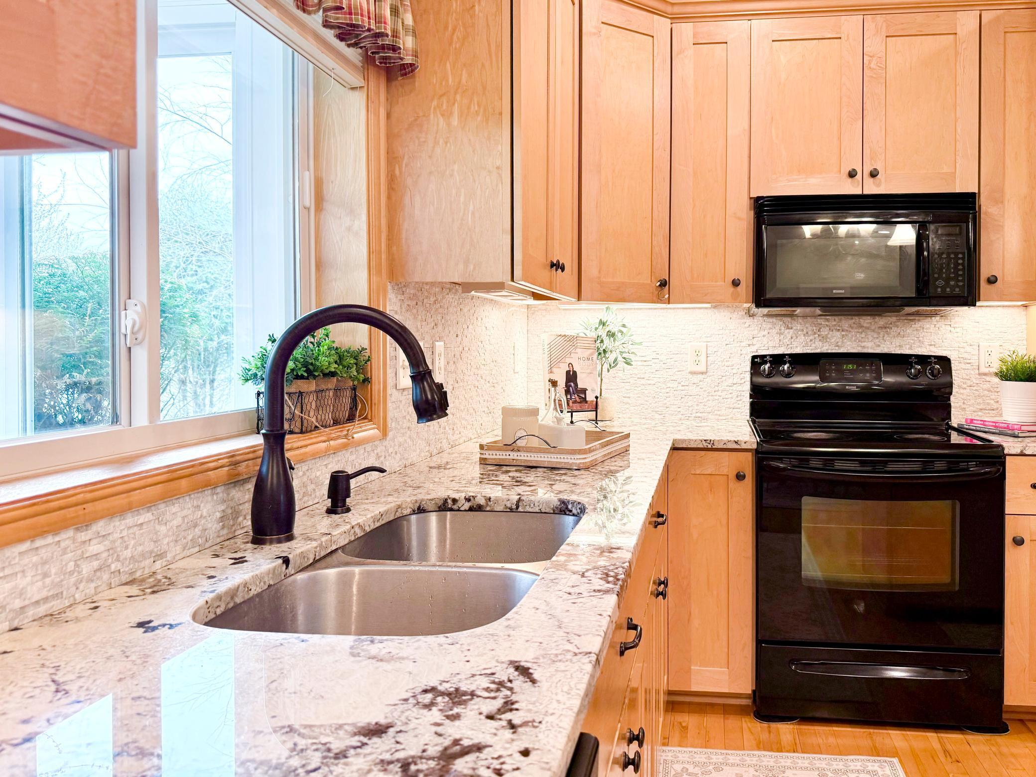 3655 Stone Point Drive Northeast Rochester, MN 55906 - Photo 5 of 23