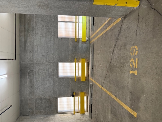 330 West Grand Avenue, Unit P129 Chicago, IL 60654 - Photo 2 of 5 a bathroom with a window