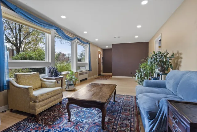 $689,900 | 10 Fuller Road, Chelmsford, MA 01824