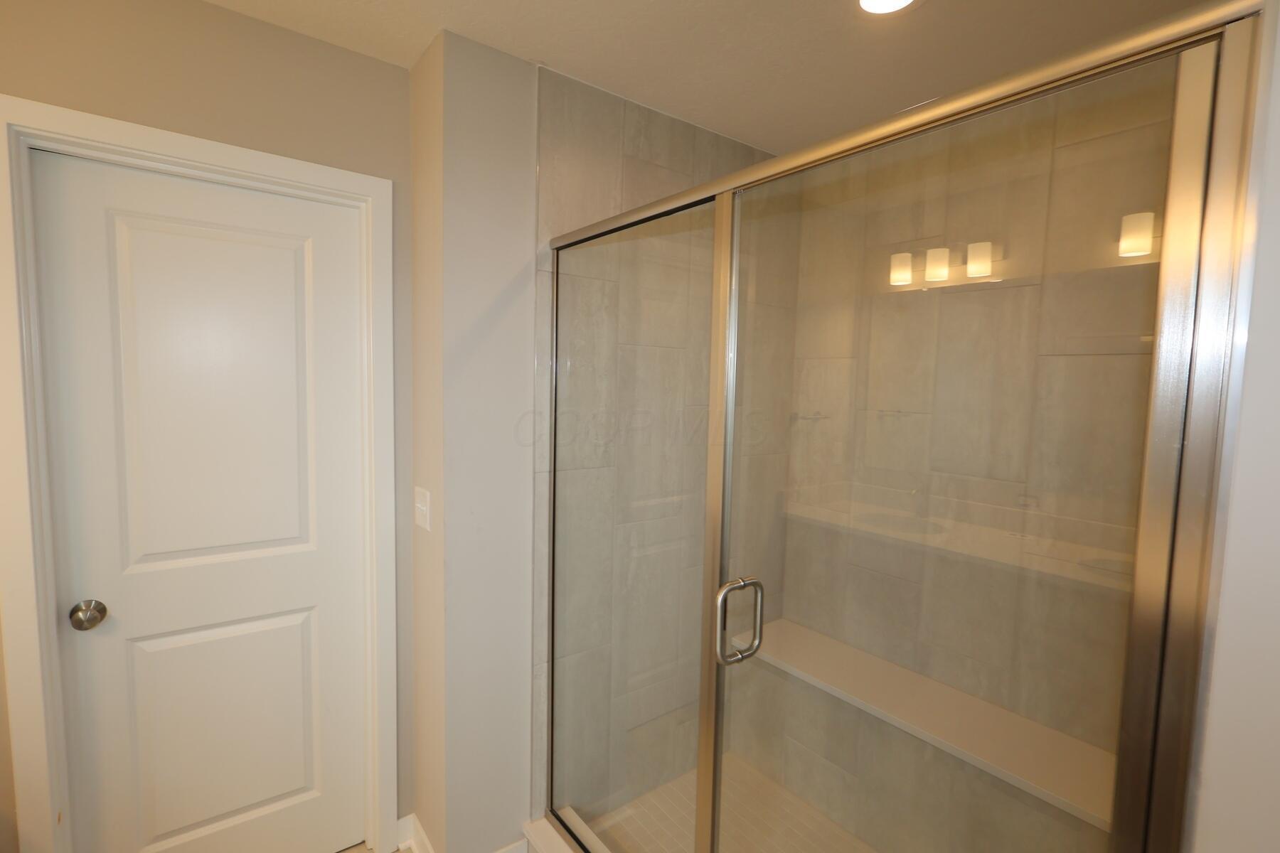 3058 Brian Way Delaware, OH 43015 - Photo 20 of 25 Owner's Bathroom