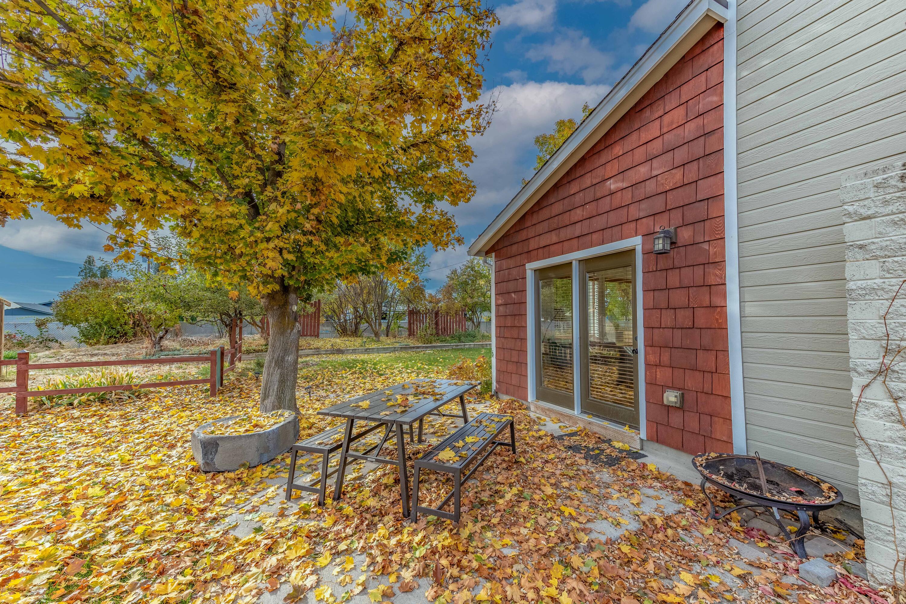 544 Apollo Road Prineville, OR 97754 - Photo 19 of 51 side yard 2