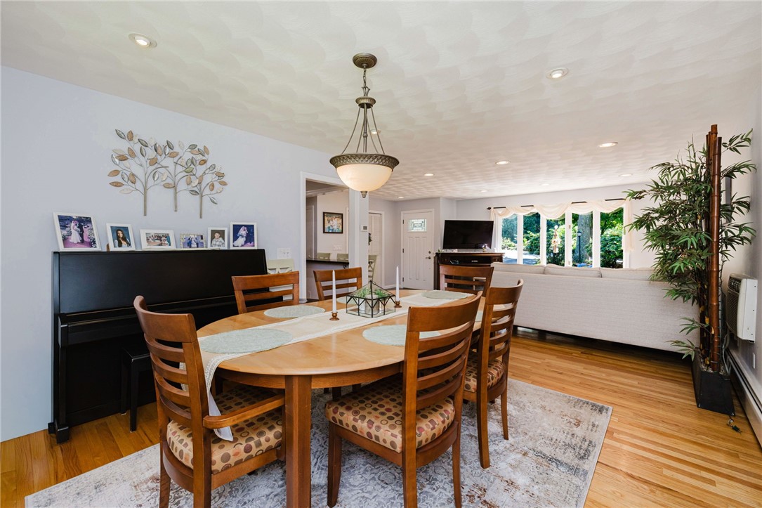 22 Oakview Terrace Glocester, RI 02857 - Photo 9 of 36