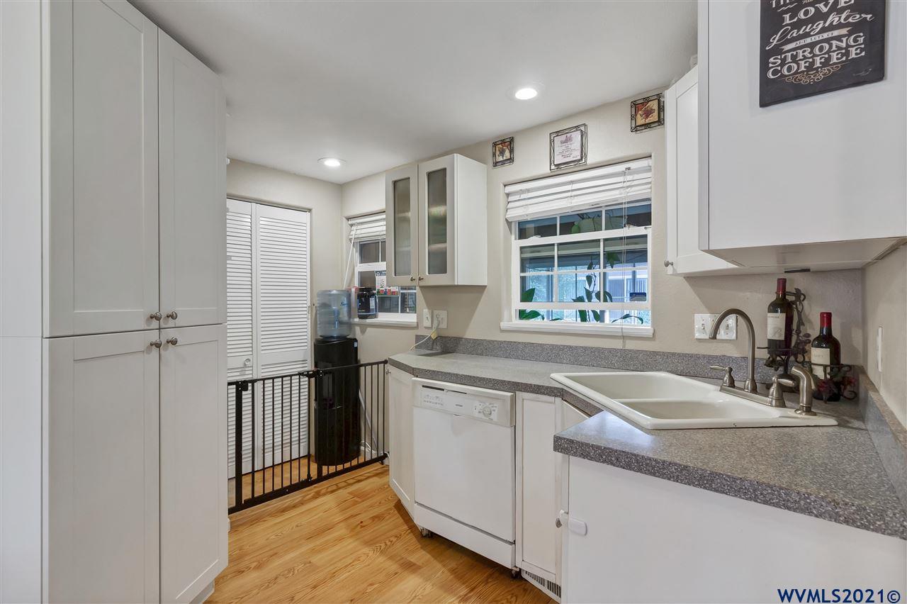 4912 Swegle Road Northeast Salem, OR 97301 - Photo 8 of 23