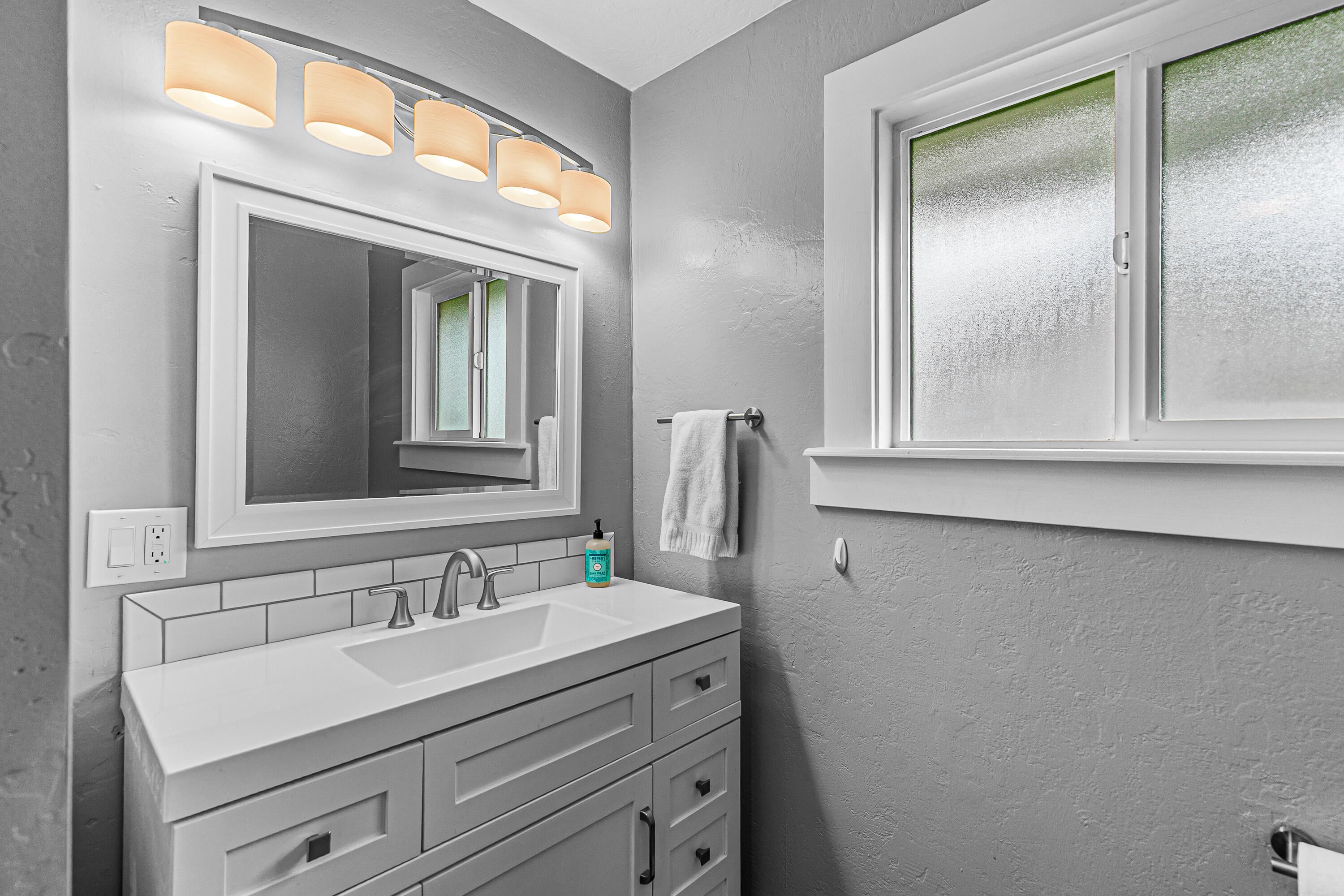 14145 Agate Road Eagle Point, OR 97524 - Photo 17 of 36 9R9A3398