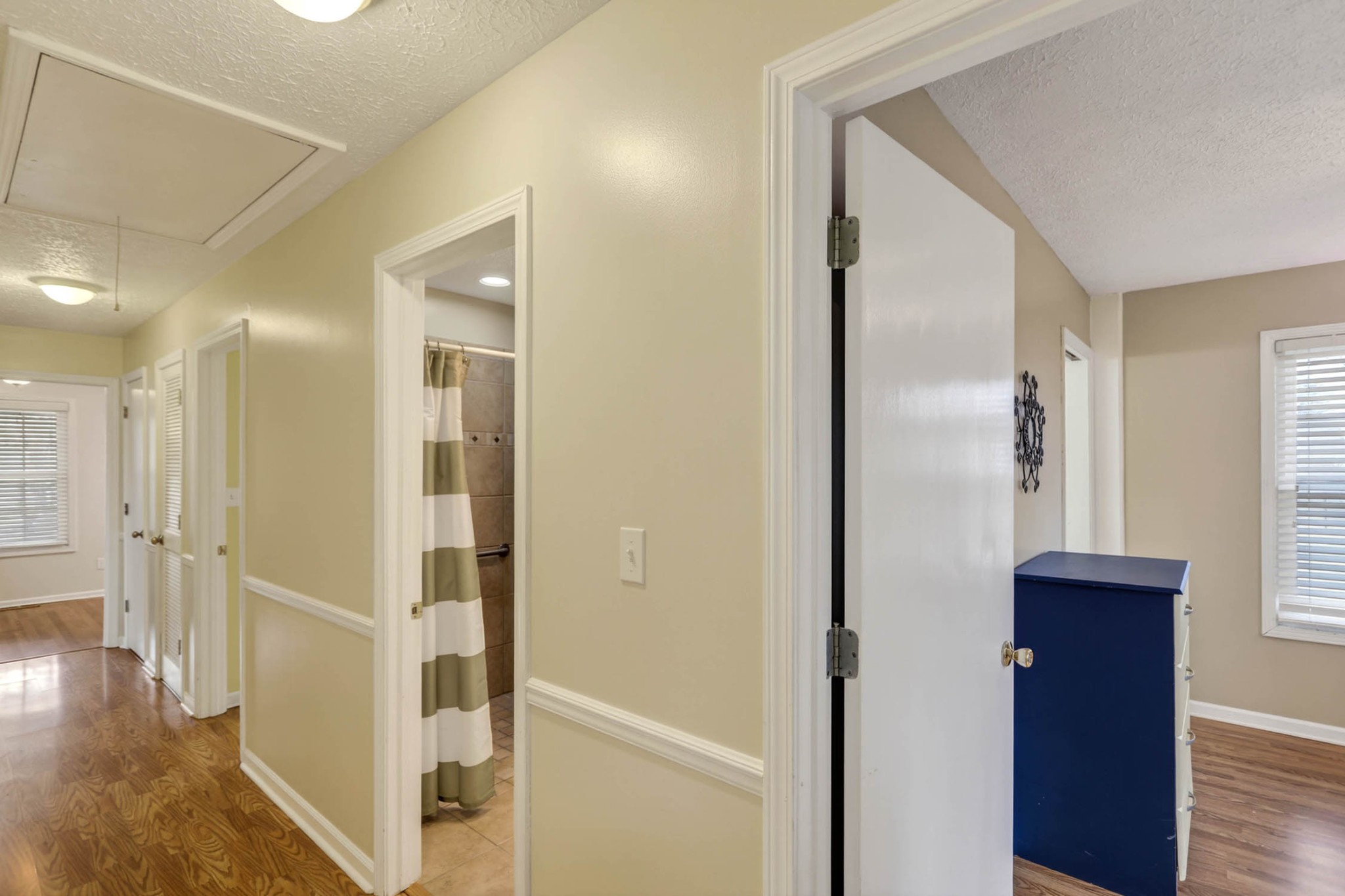 257 North Fairway Road Franklin, KY 42134 - Photo 18 of 30 a view of a bathroom with wooden floor