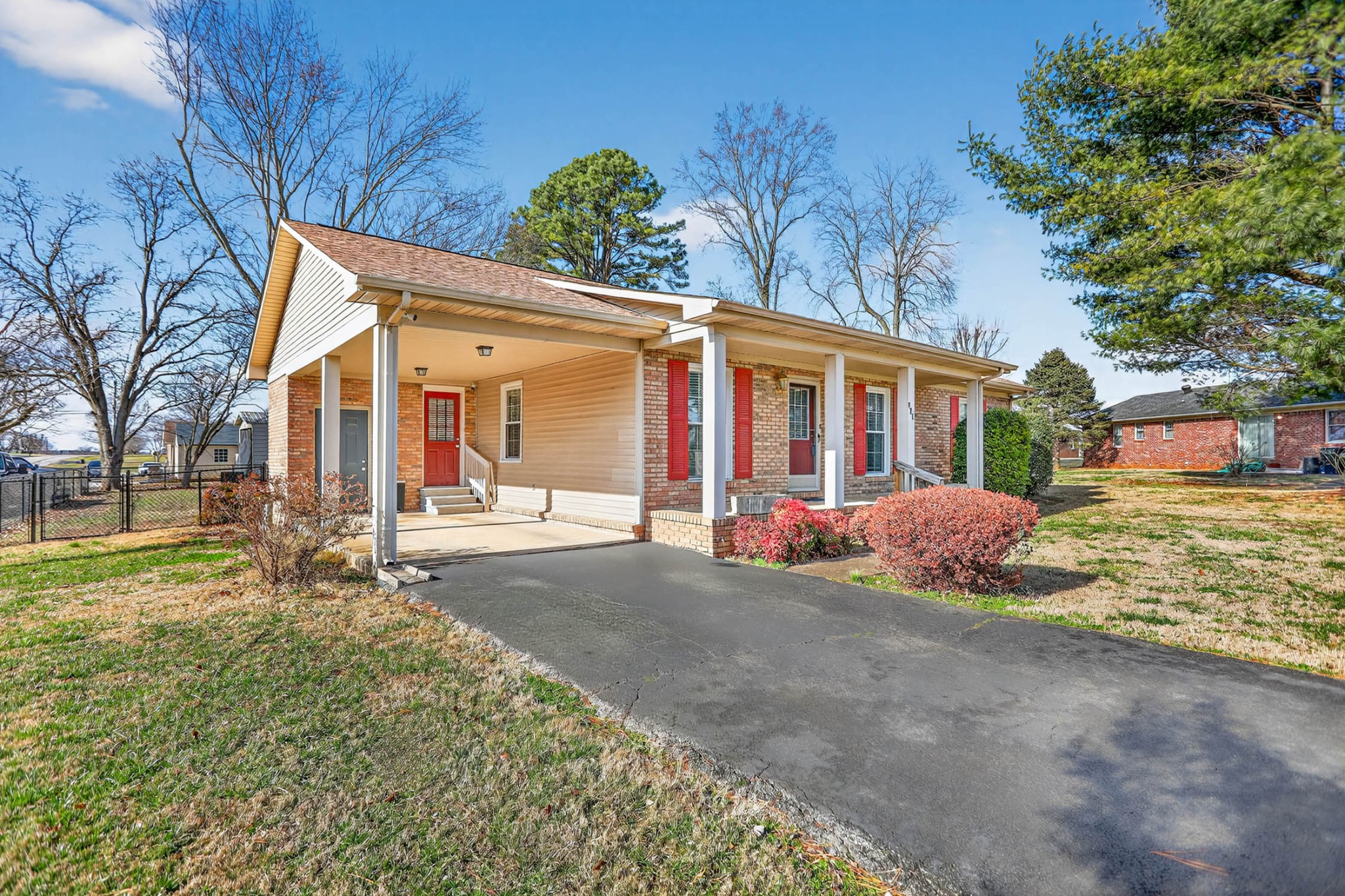 257 North Fairway Road Franklin, KY 42134 - Photo 24 of 30 a view of a house with backyard and a tree