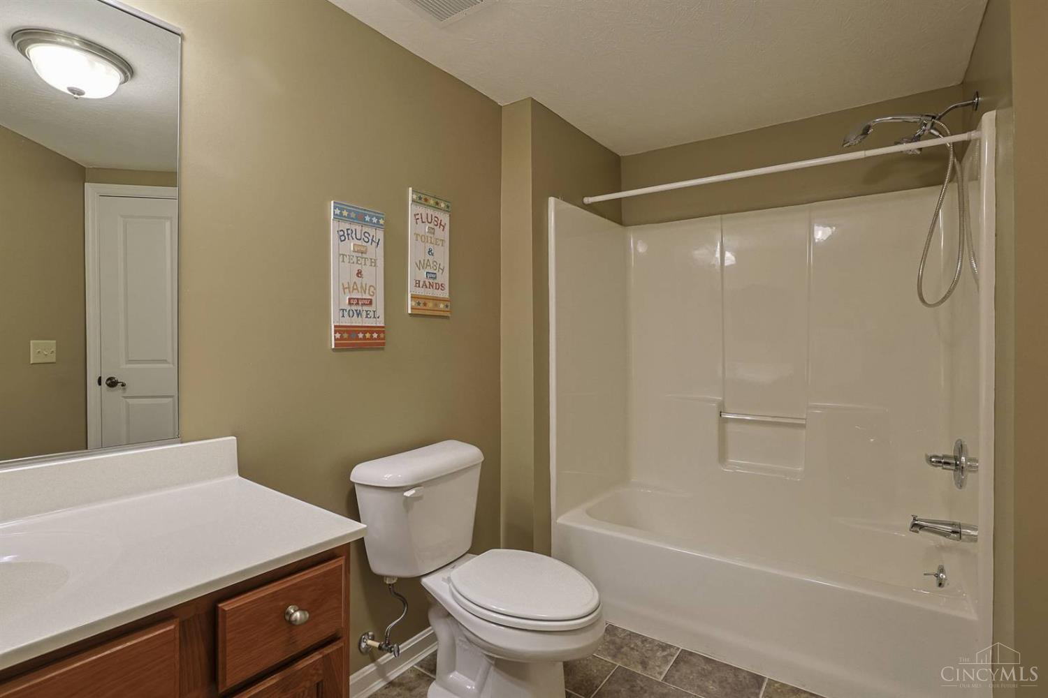 206 Edinburgh Lane Springdale, OH 45246 - Photo 17 of 25