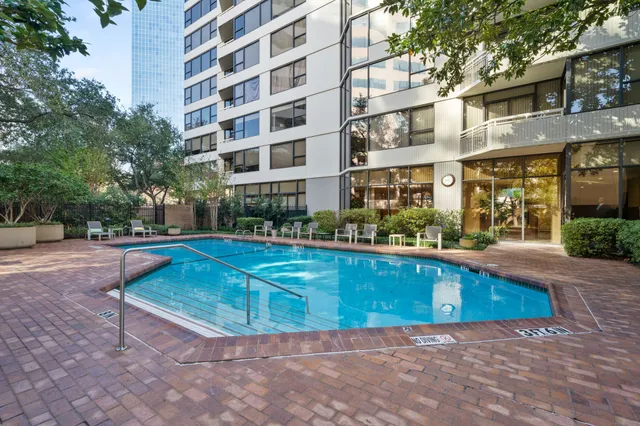 $425,000 | 14 Greenway Plaza, Unit 17Q, Houston, TX 77046