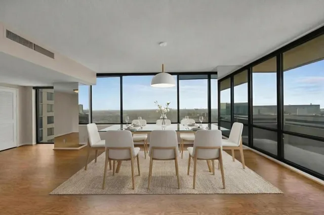 $425,000 | 14 Greenway Plaza, Unit 17Q, Houston, TX 77046