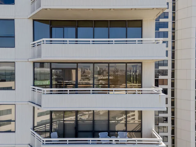 $425,000 | 14 Greenway Plaza, Unit 17Q, Houston, TX 77046