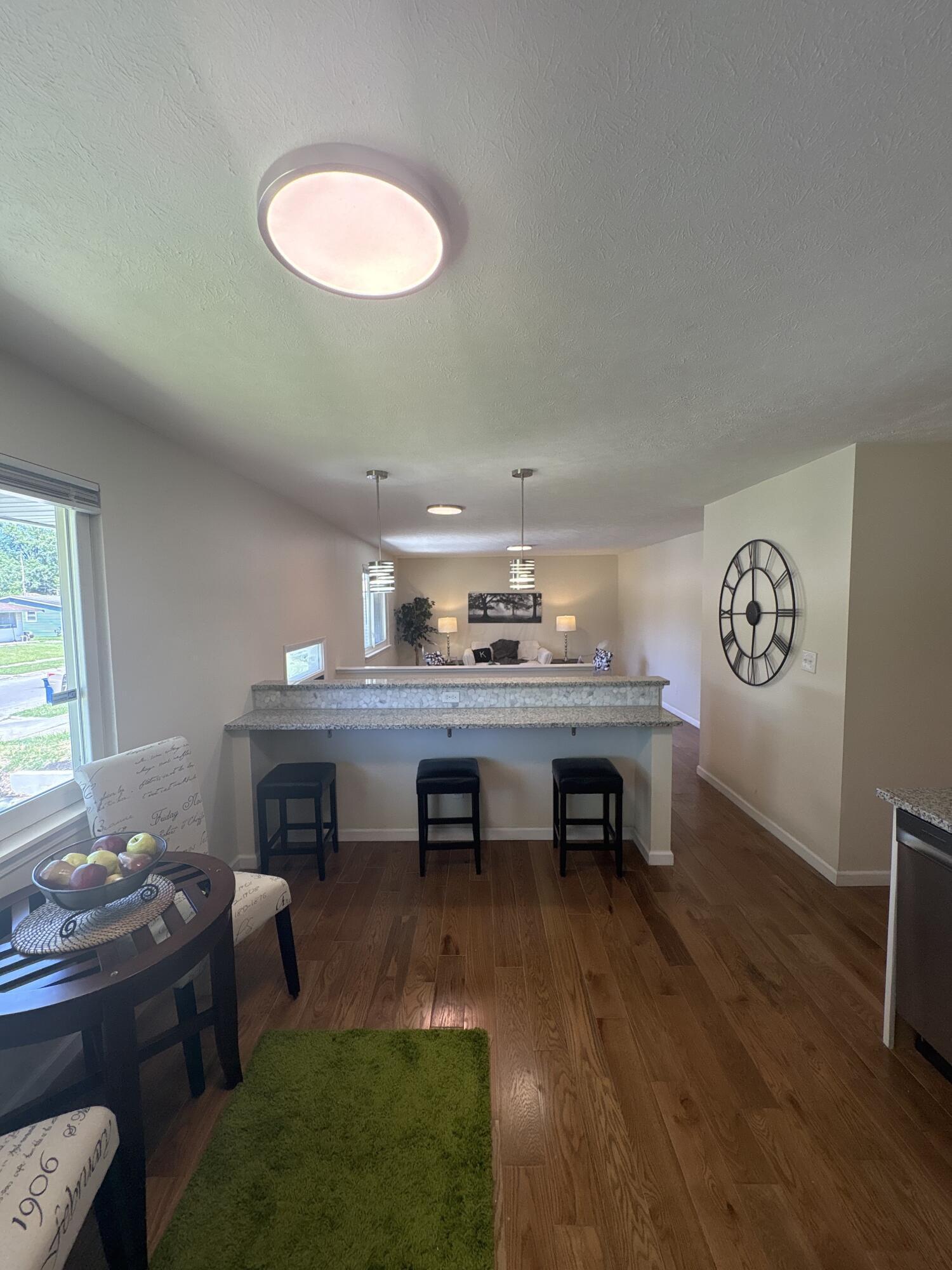 1645 Liscomb Road Columbus, OH 43207 - Photo 7 of 29