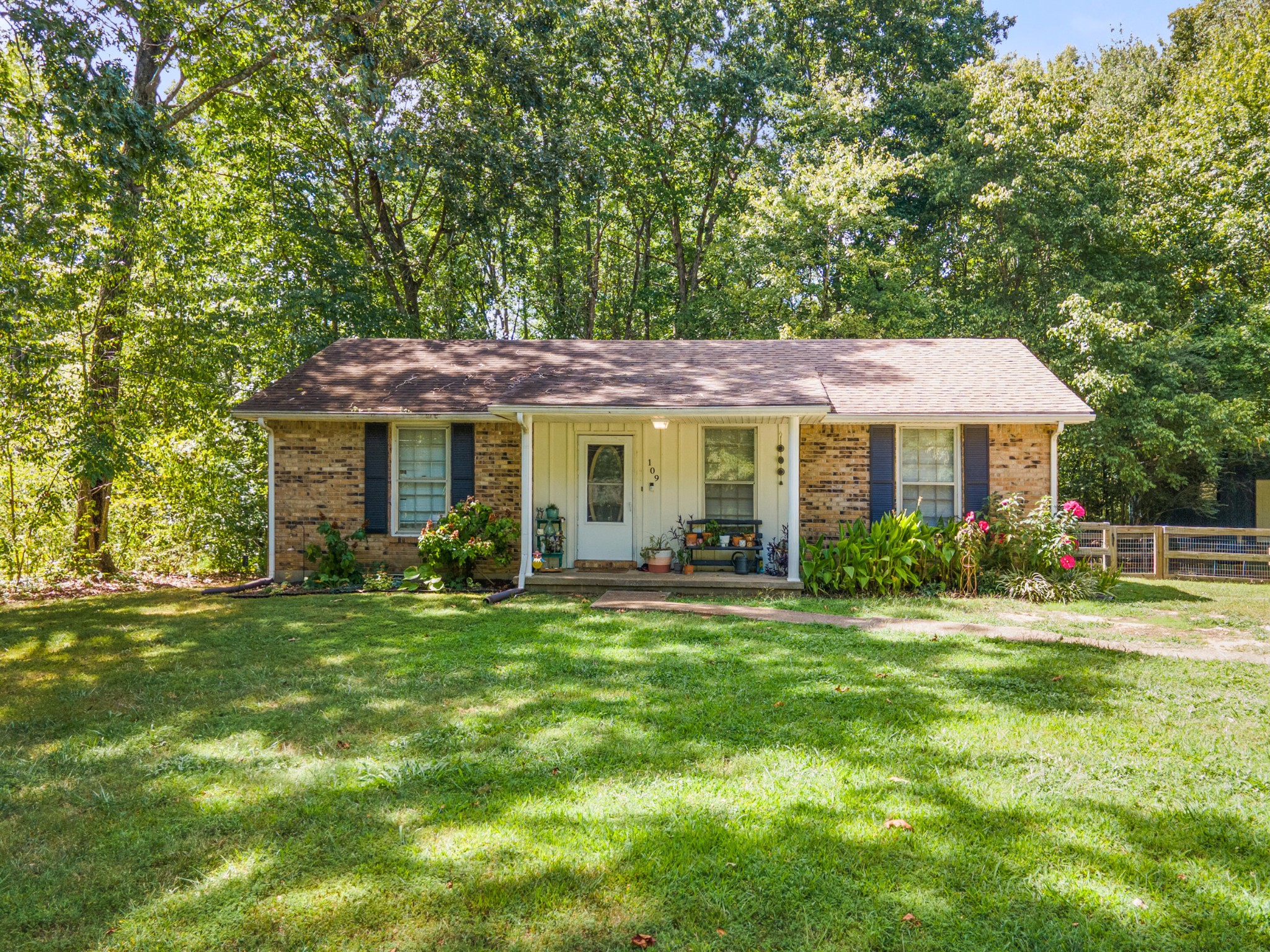109 Robin Hood Road Dickson, TN 37055 - Photo 1 of 38 Gallery Image 1