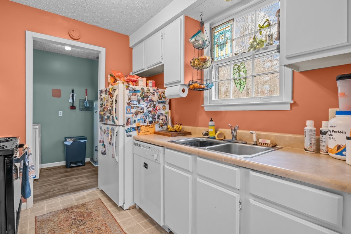 109 Robin Hood Road Dickson, TN 37055 - Photo 14 of 38 Gallery Image 14