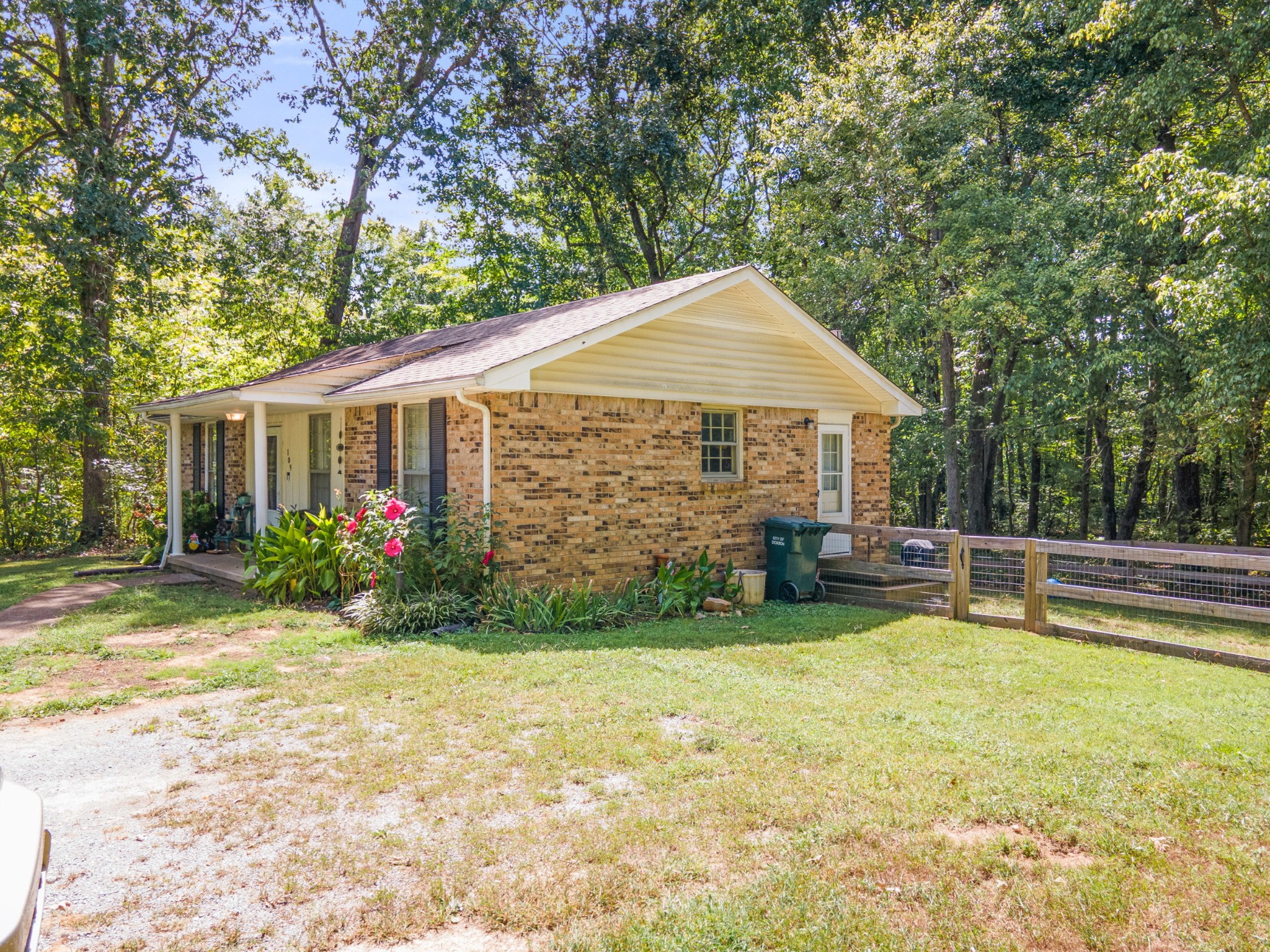 109 Robin Hood Road Dickson, TN 37055 - Photo 2 of 38 Gallery Image 2