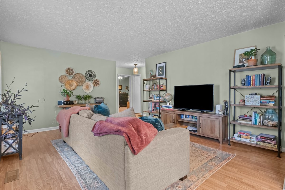 109 Robin Hood Road Dickson, TN 37055 - Photo 10 of 38 Gallery Image 10