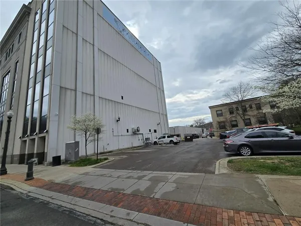 $1 | 100 Seneca Street, Oil City, PA 16301