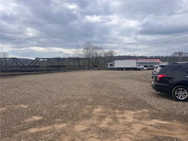 $1 | 100 Seneca Street, Oil City, PA 16301