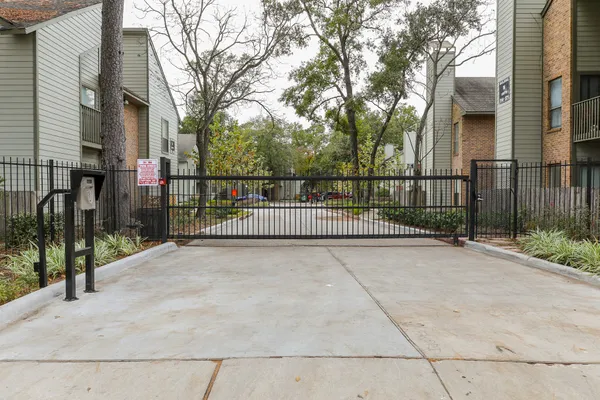 $1,399 | 17417 Red Oak Drive, Unit 133, Houston, TX 77090