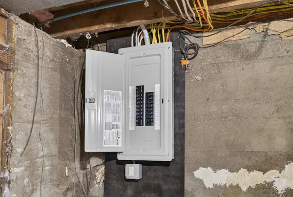 $275,000 | 52 Church Street, Newport, NH 03773